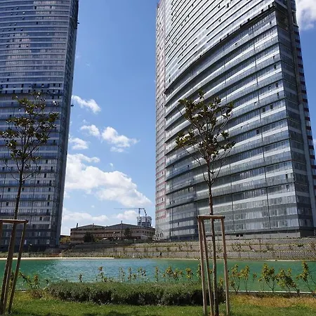 Amazing In A Vibrant Area With Stunning Lake View In Istanbul!