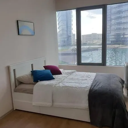 Amazing In A Vibrant Area With Stunning Lake View In Istanbul! Estambul